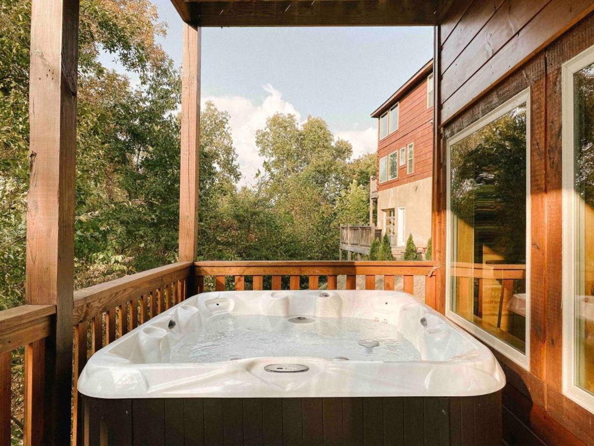 Splash Of Moonshine -Heated Indoor Pool, Hot Tub, Arcade Game Room Pigeon Forge Extérieur photo