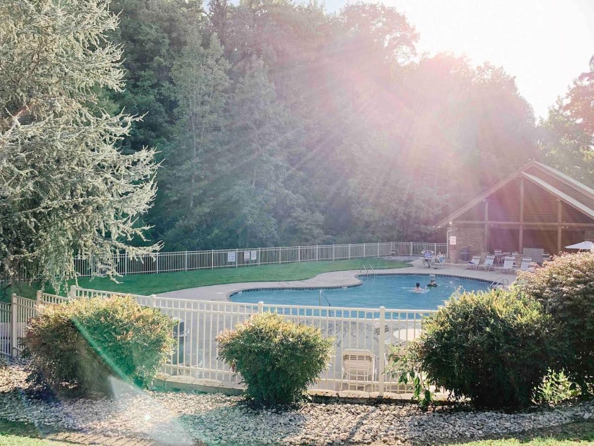 Splash Of Moonshine -Heated Indoor Pool, Hot Tub, Arcade Game Room Pigeon Forge Extérieur photo
